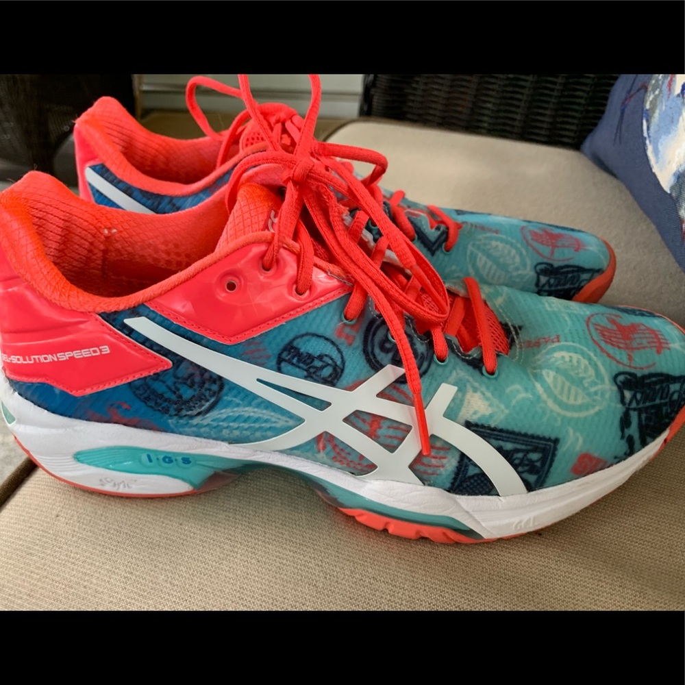 ASICS tennis shoes 🎾